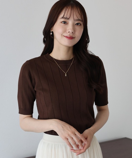 BLUEEAST(ブルーイースト)の「《バイカラー追加/お気に入り1万人突破!/新色追加》5分袖サマーワイドリブニットトップス(ニット/セーター・レディース・ブラック/パープル/オフホワイト/イエロー/グリーン/ブルーグレー/ベージュ/オレンジ/レッド/ブラウン/ネイビー/ピンク/ミント/サックスブルー/チャコールグレー/アイボリー系/ネイビー系・MEDIUM)」の5枚目の写真