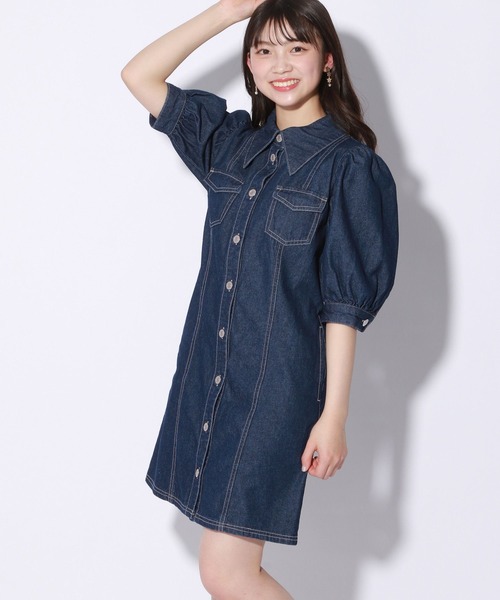 repipi armario（レピピ アルマリオ）の「デニムシャツワンピース（ワンピース・キッズ・ブルー系その他/ブルー・LARGE/SMALL/MEDIUM）」の2枚目の写真