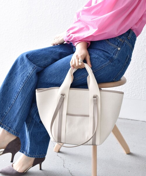 SHIPS（シップス）の「*3WAY配色キャンバストートバッグ◇（トートバッグ・レディース・オフホワイト/ブラック/オリーブ/アイボリー/ブラック系・ONE SIZE）」の3枚目の写真