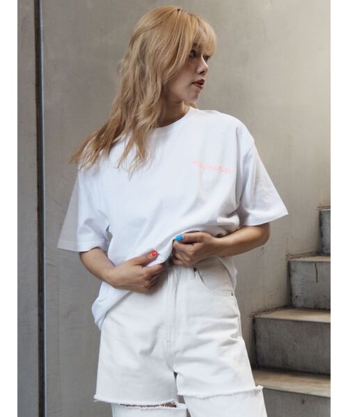 EVRIS（エヴリス）の「WILD FLOWER BIG Tシャツ（Tシャツ/カットソー・レディース・ホワイト/ブラック・FREE）」の15枚目の写真