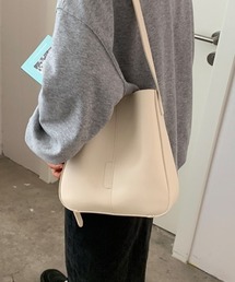 ポーチ付きフェイクレザーショルダーバッグ