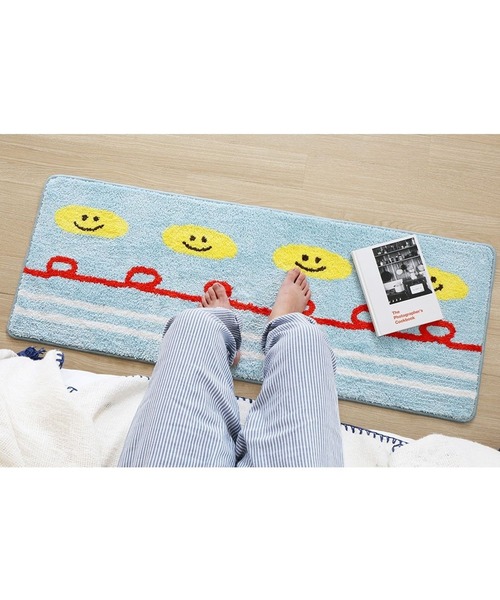 Brunch Brother(ブランチブラザー)の「Romane corp./Smile L/Felt Mat/韓国雑貨/ブランチブラザー(ラグ/マット・レディース・ライトブルー・0)」の2枚目の写真