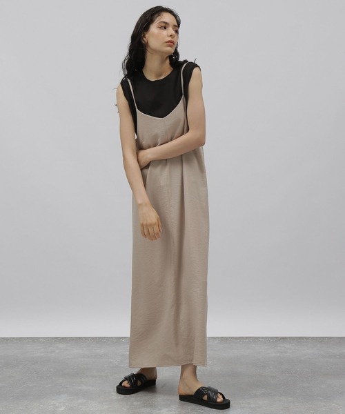 LAKOLE（ラコレ）の「クレープキャミワンピース[セットアップ対応] / 353988（ワンピース・レディース・サンドグレー/スモーク/ライトブラウン・SMALL/MEDIUM）」の9枚目の写真