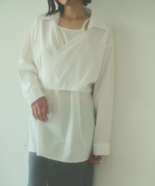 HANNE(アン)の「バックオープンレイヤードデザインシャツ(シャツ/ブラウス・レディース・ホワイト/ブラック・フリー)」の2枚目の写真