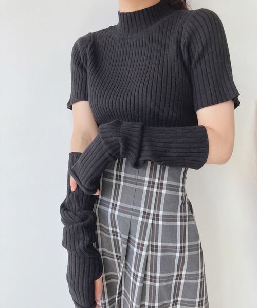 AS KNOW AS plus（アズノゥアズプラス）の「♪アームウォーマー 付きニット（ニット/セーター・レディース・ブラック/ベージュ/ブルー・FREE）」の2枚目の写真
