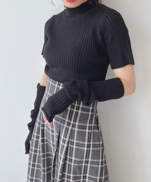 AS KNOW AS plus（アズノゥアズプラス）の「♪アームウォーマー 付きニット（ニット/セーター・レディース・ブラック/ベージュ/ブルー・FREE）」の4枚目の写真