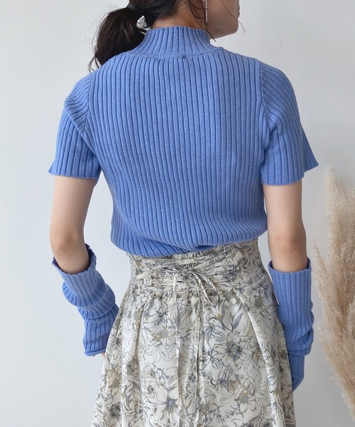 AS KNOW AS plus（アズノゥアズプラス）の「♪アームウォーマー 付きニット（ニット/セーター・レディース・ブラック/ベージュ/ブルー・FREE）」の10枚目の写真