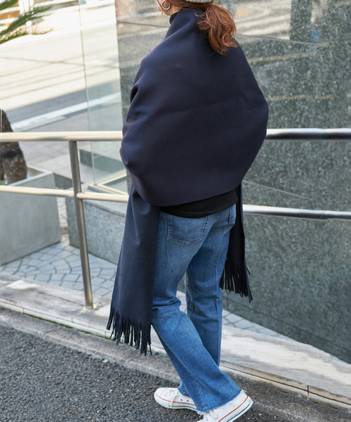 Spick & Span（スピックアンドスパン）の「【FULADD/フラード】 フリンジストール（マフラー・レディース・ネイビー・FREE）」の5枚目の写真