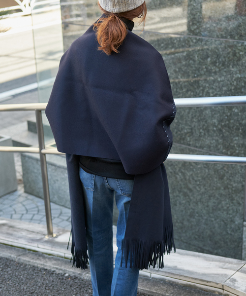 Spick & Span（スピックアンドスパン）の「【FULADD/フラード】 フリンジストール（マフラー・レディース・ネイビー・FREE）」の12枚目の写真