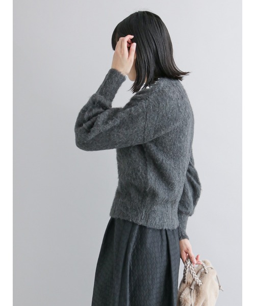 Te chichi CLASSIC(テチチクラシック)の「装飾パール起毛ニット(ニット/セーター・レディース・チャコール/オフホワイト・フリ-)」の9枚目の写真