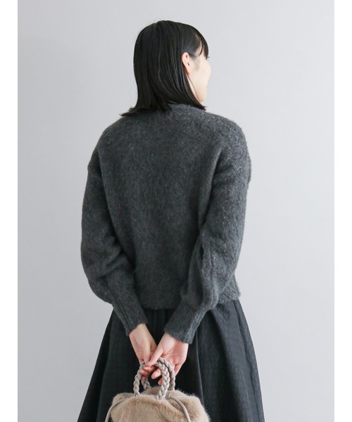 Te chichi CLASSIC(テチチクラシック)の「装飾パール起毛ニット(ニット/セーター・レディース・チャコール/オフホワイト・フリ-)」の10枚目の写真