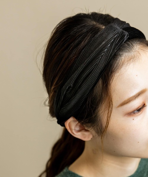 SMELLY(スメリー)の「コーデュロイクロスヘアターバン(ヘアバンド・レディース・ブラック・-)」の3枚目の写真