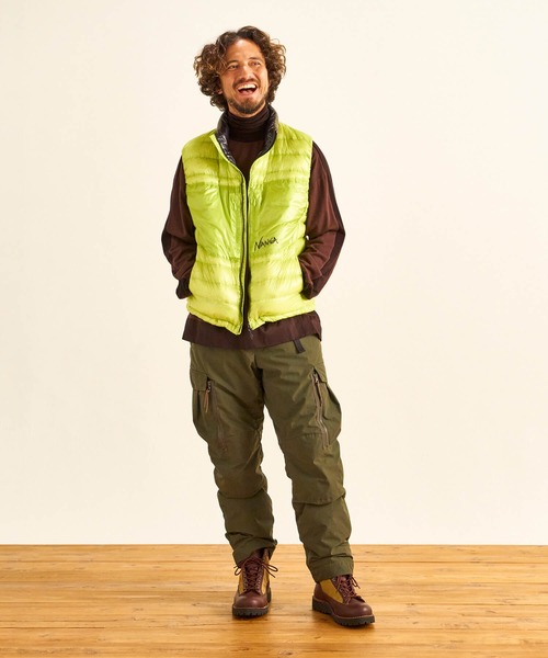 NANGA(ナンガ)の「ULTILIGHT DOWN VEST PACKABLE(MEN)(ダウンベスト・メンズ・ネイビー/ブラック/イエロー系その他/ライム・S/M/L/XL/XXL)」の8枚目の写真
