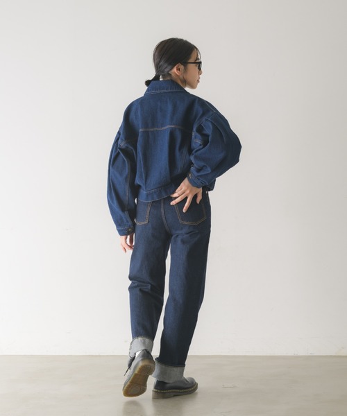 idem（イデム）の「tuck sleeve denim jacket/ショート丈デニムジャケット（デニムジャケット・レディース・ネイビー・FREE）」の4枚目の写真