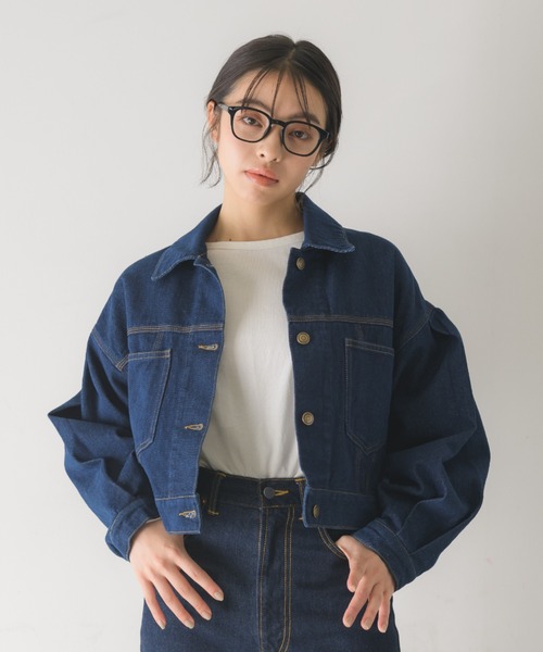 idem（イデム）の「tuck sleeve denim jacket/ショート丈デニムジャケット（デニムジャケット・レディース・ネイビー・FREE）」の2枚目の写真