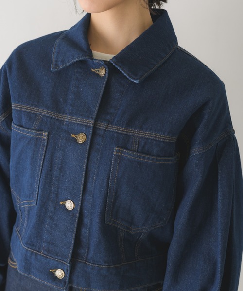 idem（イデム）の「tuck sleeve denim jacket/ショート丈デニムジャケット（デニムジャケット・レディース・ネイビー・FREE）」の5枚目の写真