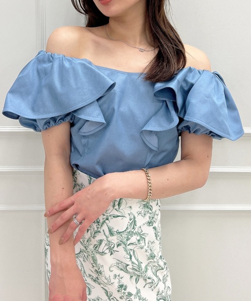 EIMY ISTOIRE(エイミーイストワール)の「シャンブレーラッフルフリルブラウス(シャツ/ブラウス・レディース・ホワイト/サックスブルー/ブラック・FREE)」の3枚目の写真