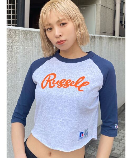 Russell Athletic(ラッセルアスレティック)の「【RUSSELL ATHLETIC×EMODA】ラグランショートフィットTシャツ(Tシャツ/カットソー・レディース・ブラウン/ネイビー/ブラック・FREE)」の3枚目の写真