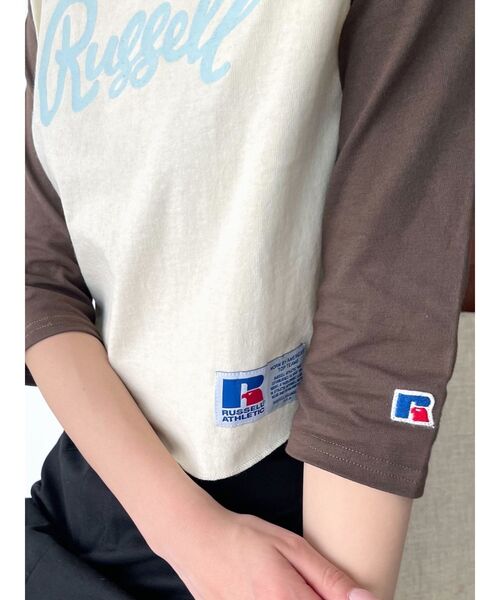Russell Athletic(ラッセルアスレティック)の「【RUSSELL ATHLETIC×EMODA】ラグランショートフィットTシャツ(Tシャツ/カットソー・レディース・ブラウン/ネイビー/ブラック・FREE)」の10枚目の写真