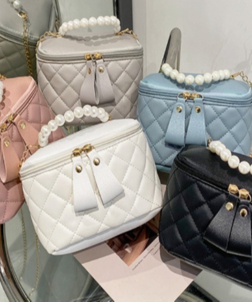 NiiNa(ニーナ)の「【NiiNa】パールハンドルバニティーバッグ(ハンドバッグ・レディース・ブラック/グレー/ブルー/ピンク/ホワイト・FREE)」の6枚目の写真