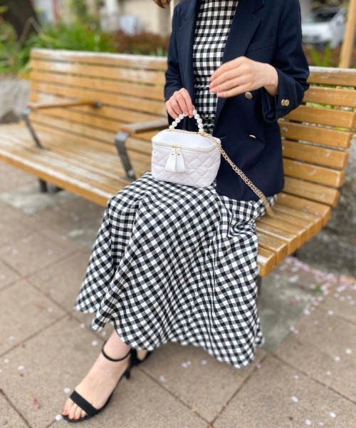 NiiNa(ニーナ)の「【NiiNa】パールハンドルバニティーバッグ(ハンドバッグ・レディース・ブラック/グレー/ブルー/ピンク/ホワイト・FREE)」の14枚目の写真