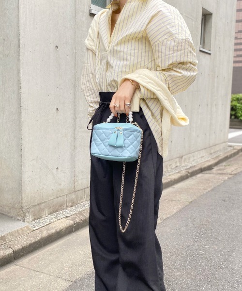 NiiNa(ニーナ)の「【NiiNa】パールハンドルバニティーバッグ(ハンドバッグ・レディース・ブラック/グレー/ブルー/ピンク/ホワイト・FREE)」の16枚目の写真