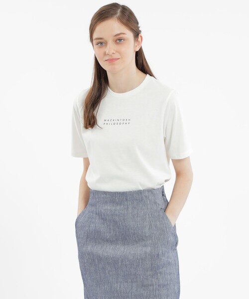 MACKINTOSH PHILOSOPHY（ﾏｯｷﾝﾄｯｼｭ ﾌｨﾛｿﾌｨｰ）の「【WEB限定】ロゴTシャツ（Tシャツ/カットソー・レディース・オフホワイト/ブラック/ベージュ/ダークネイビー・38）」の2枚目の写真