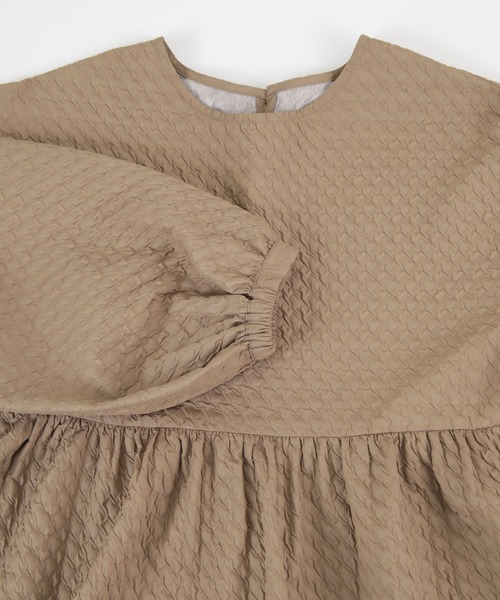 titivate(ティティベイト)の「ふくれジャガードショートワンピース(ワンピース・レディース・オフホワイト/ブラック/グレイッシュベージュ・S/M)」の19枚目の写真