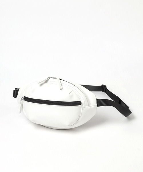 LAKOLE（ラコレ）の「フェイクレザーボディバッグ / 969626（ボディバッグ/ウエストポーチ・メンズ・ホワイト/ブラック・FREE）」の2枚目の写真