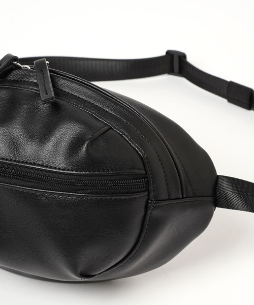 LAKOLE（ラコレ）の「フェイクレザーボディバッグ / 969626（ボディバッグ/ウエストポーチ・メンズ・ホワイト/ブラック・FREE）」の14枚目の写真