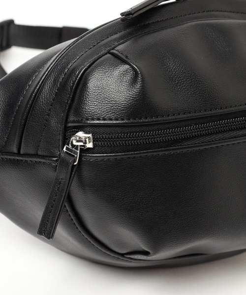 LAKOLE（ラコレ）の「フェイクレザーボディバッグ / 969626（ボディバッグ/ウエストポーチ・メンズ・ホワイト/ブラック・FREE）」の10枚目の写真