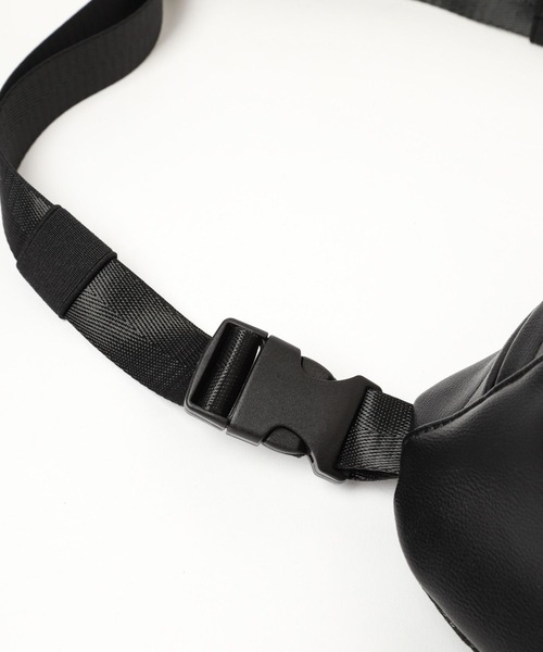 LAKOLE（ラコレ）の「フェイクレザーボディバッグ / 969626（ボディバッグ/ウエストポーチ・メンズ・ホワイト/ブラック・FREE）」の19枚目の写真