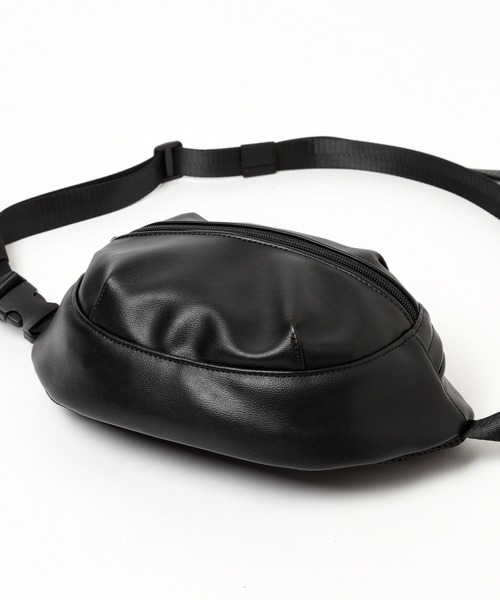 LAKOLE（ラコレ）の「フェイクレザーボディバッグ / 969626（ボディバッグ/ウエストポーチ・メンズ・ホワイト/ブラック・FREE）」の15枚目の写真