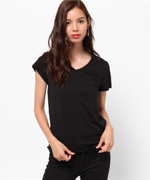 MOUSSY（マウジー）の「V/N BASIC TEE J（Tシャツ/カットソー・レディース・オフホワイト/ブラック系その他/ブラック・1/2）」の3枚目の写真