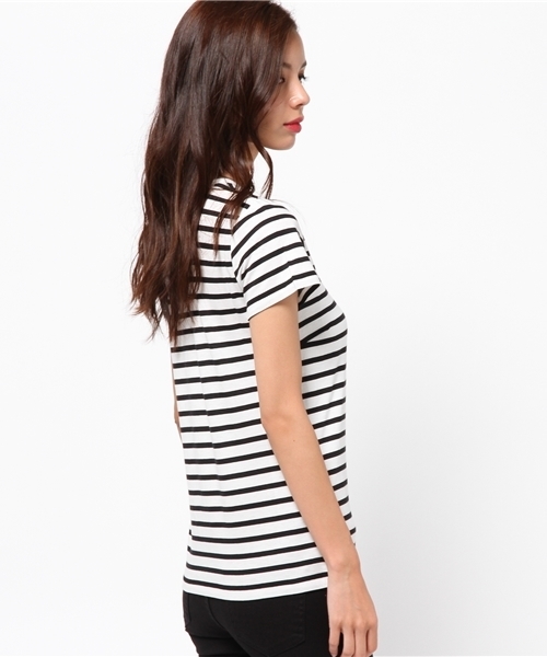 MOUSSY（マウジー）の「V/N BASIC TEE J（Tシャツ/カットソー・レディース・オフホワイト/ブラック系その他/ブラック・1/2）」の5枚目の写真
