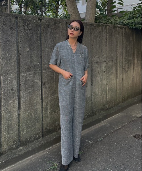 Ameri（アメリ）の「KARAMI RELAX ROMPERS（つなぎ/オールインワン・レディース・ブラック/カーキ・SMALL/MEDIUM）」の4枚目の写真