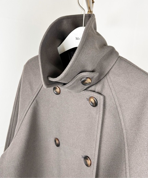 Meli rich（メリーリッチ）の「アレンジカラーフレアコート（ステンカラーコート・レディース・グレイッシュベージュ/ブラック/チャコールグレー/アイボリー/チャコール・MEDIUM）」の10枚目の写真