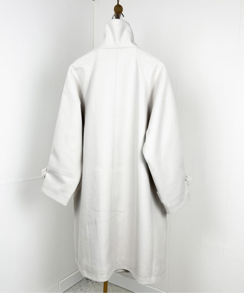 Meli rich（メリーリッチ）の「アレンジカラーフレアコート（ステンカラーコート・レディース・グレイッシュベージュ/ブラック/チャコールグレー/アイボリー/チャコール・MEDIUM）」の15枚目の写真