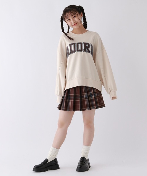 repipi armario(レピピ アルマリオ)の「カレッジワッペンスウェット(スウェット・キッズ・ネイビー/アイボリー系2/グレー/パープル/ブラウン/アイボリー系1/グリーン/ホワイト系その他3/スミクロ・LARGE/SMALL/MEDIUM)」の10枚目の写真