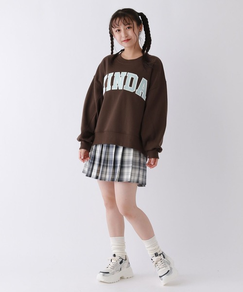 repipi armario(レピピ アルマリオ)の「カレッジワッペンスウェット(スウェット・キッズ・ネイビー/アイボリー系2/グレー/パープル/ブラウン/アイボリー系1/グリーン/ホワイト系その他3/スミクロ・LARGE/SMALL/MEDIUM)」の13枚目の写真