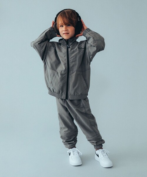 THE PARK SHOP（ザパークショップ）の「THE PARK SHOP / SlipOn スポーツ ジャケット（105～145cm）（ナイロンジャケット・キッズ・グレー/ブラック・115/105/145/135/125）」の5枚目の写真