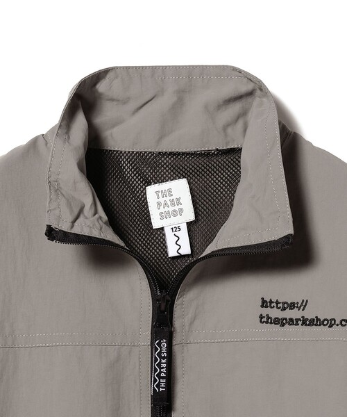 THE PARK SHOP（ザパークショップ）の「THE PARK SHOP / SlipOn スポーツ ジャケット（105～145cm）（ナイロンジャケット・キッズ・グレー/ブラック・115/105/145/135/125）」の8枚目の写真