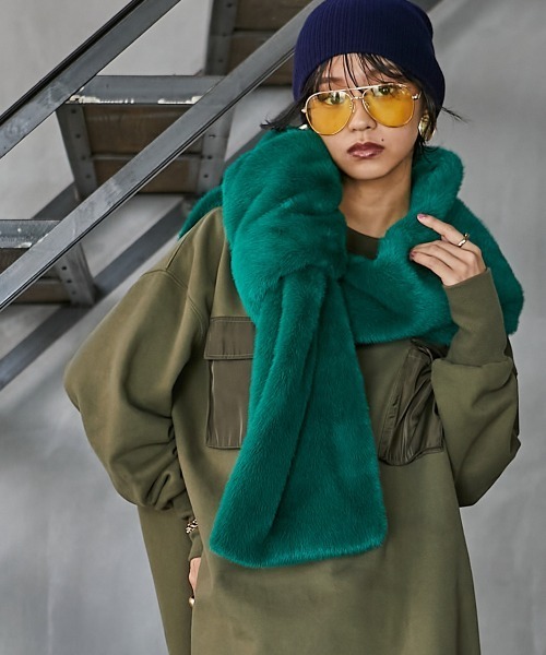 GEVS.（ジェイヴィス）の「＜大きいサイズ＞ フェイクファーカラーマフラー GEVS.（マフラー・レディース・パープル/グリーン/ブルー・FREE）」の14枚目の写真