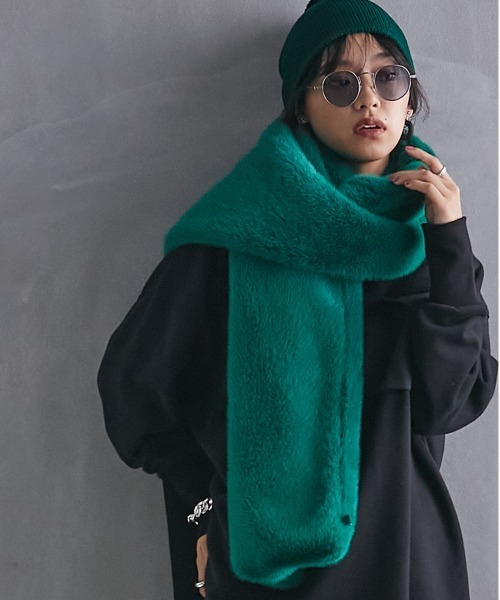 GEVS.（ジェイヴィス）の「＜大きいサイズ＞ フェイクファーカラーマフラー GEVS.（マフラー・レディース・パープル/グリーン/ブルー・FREE）」の21枚目の写真