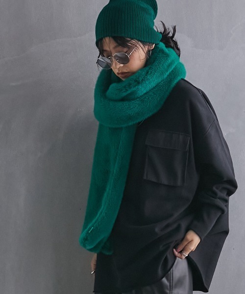 GEVS.（ジェイヴィス）の「＜大きいサイズ＞ フェイクファーカラーマフラー GEVS.（マフラー・レディース・パープル/グリーン/ブルー・FREE）」の17枚目の写真