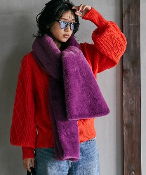 GEVS.（ジェイヴィス）の「＜大きいサイズ＞ フェイクファーカラーマフラー GEVS.（マフラー・レディース・パープル/グリーン/ブルー・FREE）」の9枚目の写真