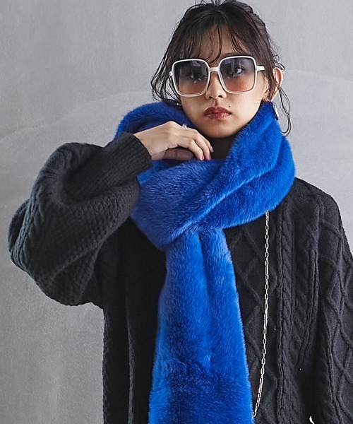 GEVS.（ジェイヴィス）の「＜大きいサイズ＞ フェイクファーカラーマフラー GEVS.（マフラー・レディース・パープル/グリーン/ブルー・FREE）」の7枚目の写真