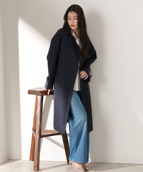 Filomo（フィローモ）の「[Filomo]ノーカラーロングコート 弱はっ水加工（トレンチコート・レディース・ベージュ/キャメル/ネイビー/ブラック・M/L）」の22枚目の写真