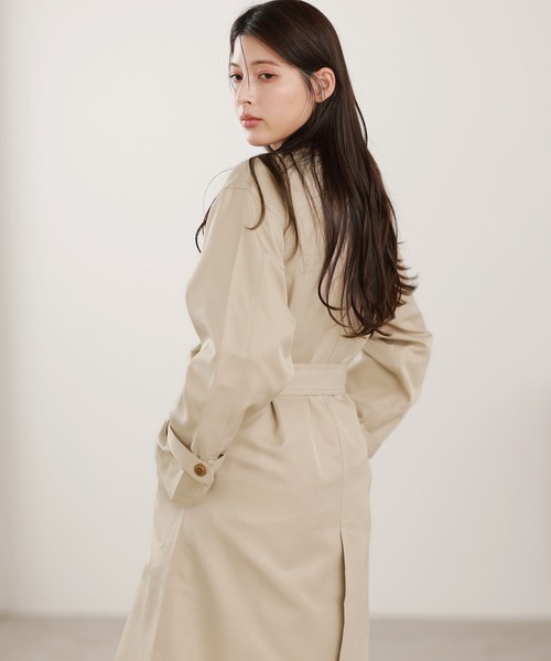 Filomo（フィローモ）の「[Filomo]ノーカラーロングコート 弱はっ水加工（トレンチコート・レディース・ベージュ/キャメル/ネイビー/ブラック・M/L）」の9枚目の写真