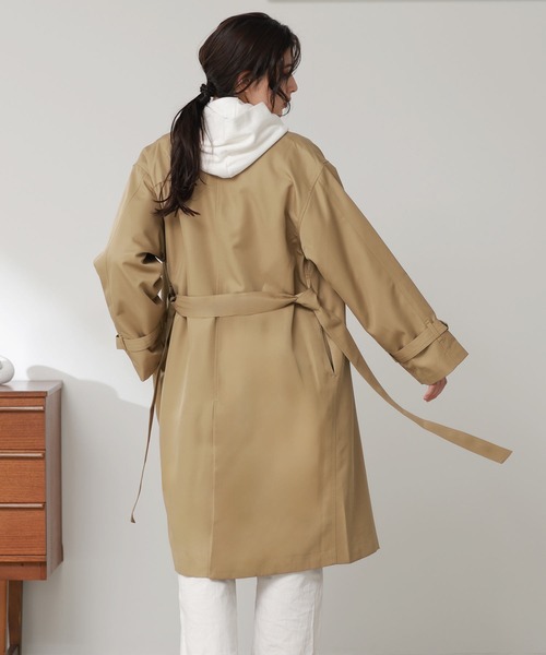 Filomo（フィローモ）の「[Filomo]ノーカラーロングコート 弱はっ水加工（トレンチコート・レディース・ベージュ/キャメル/ネイビー/ブラック・M/L）」の10枚目の写真
